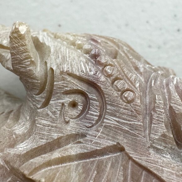 Carved Elephant Statue Figurine Mother Elephant with Baby Elephant Inside figure - Picture 9 of 10